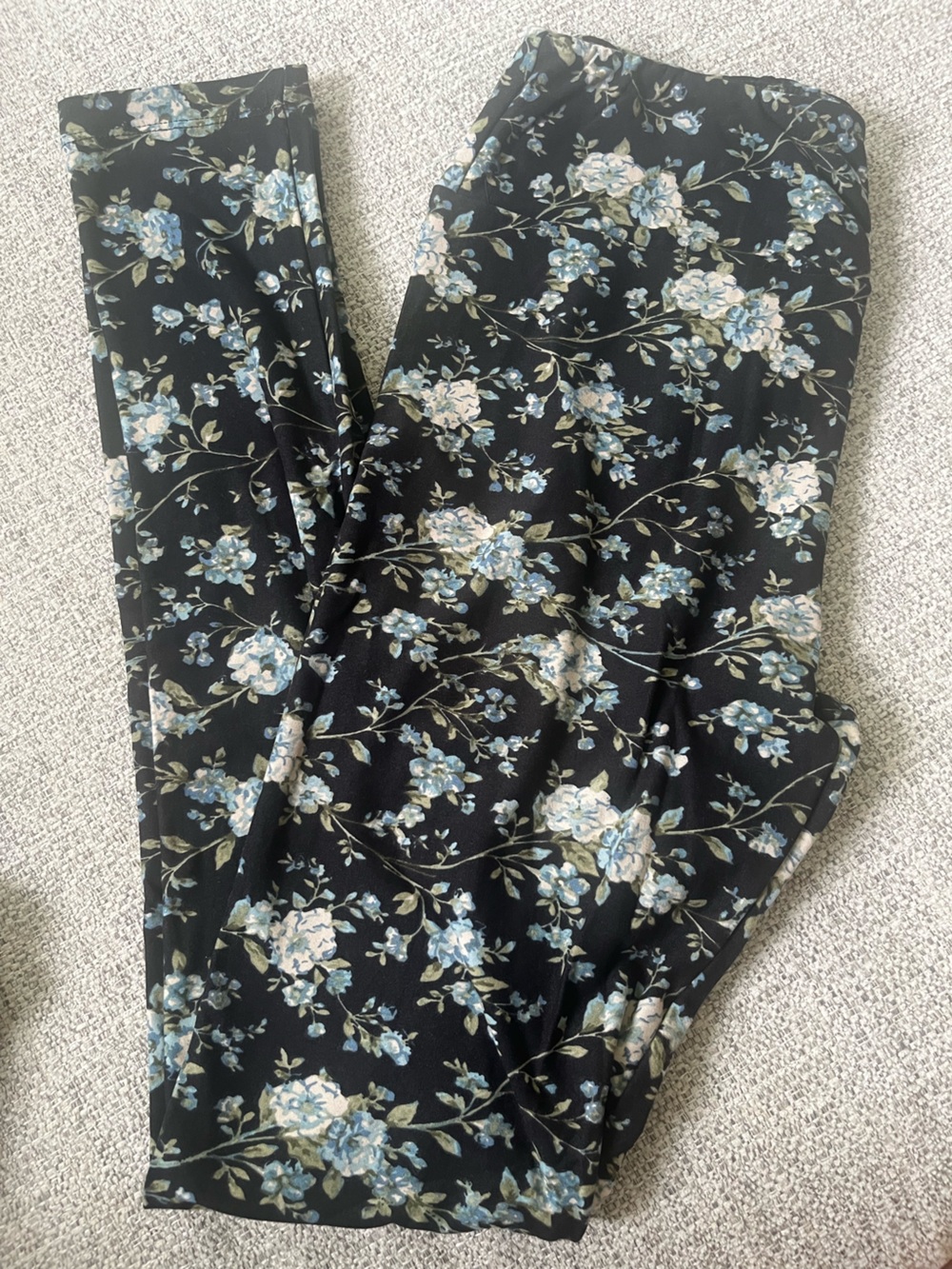 LuLaRoe OS Black Leggings with Blue & Cream Floral Print